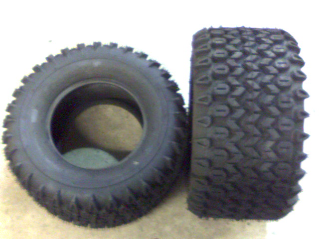 022-7070-00 - 26x12-12 Carlisle Field Trax | Free Shipping